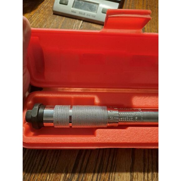 Pittsburgh 1/2" Drive Click Torque Wrench Reversible w/ Red Hard Case - Picture 2 of 6